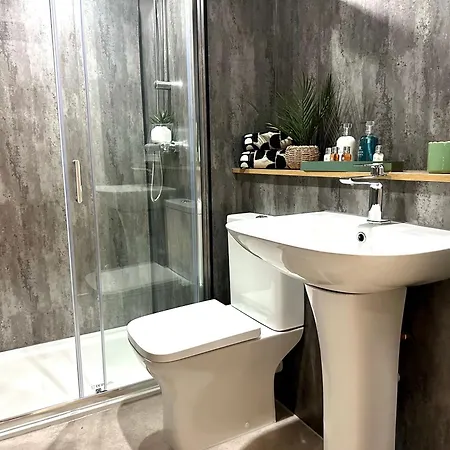 Athenaeum House - Centre Apartment