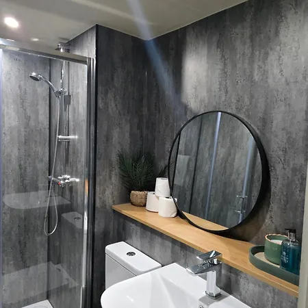 Athenaeum House - Centre Apartment
