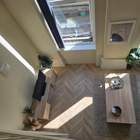 Athenaeum House - Centre Apartment